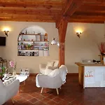 Le Moulin De Drapras Bed & Breakfast 3*