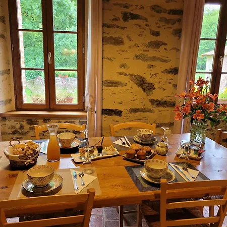 Le Moulin De Drapras Bed and breakfast