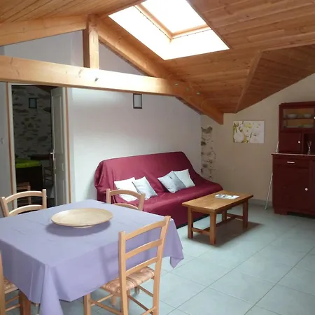 Le Moulin De Drapras Bed and breakfast