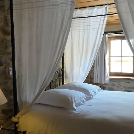 Le Moulin De Drapras Bed and Breakfast