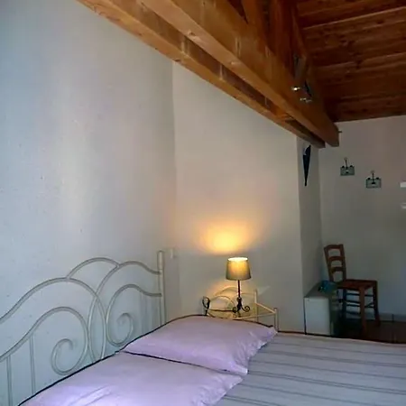 לינה וארוחת בוקר Le Moulin De Drapras 3*